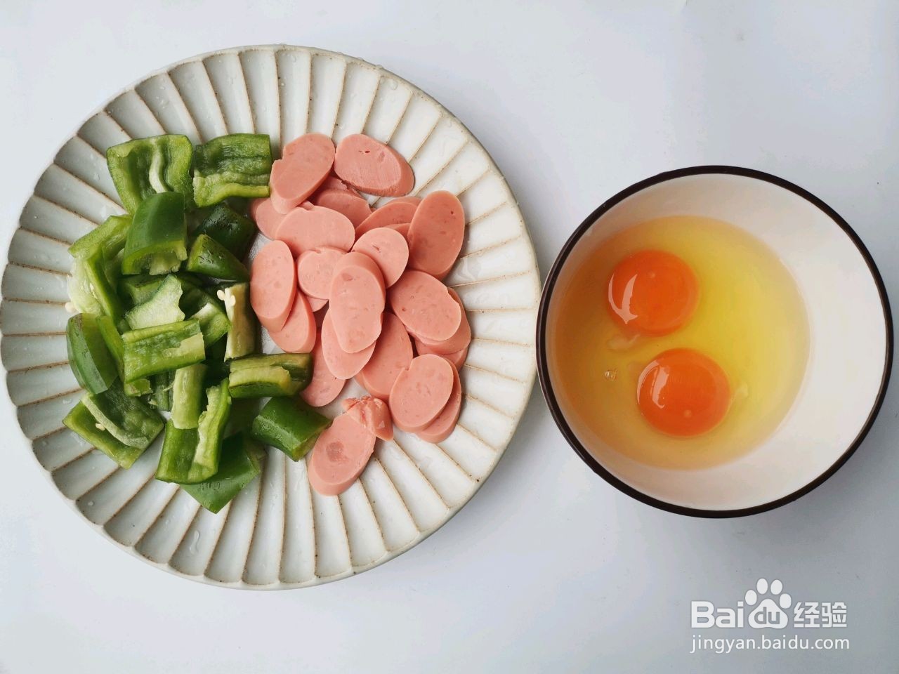 青椒火腿炒鸡蛋怎么做