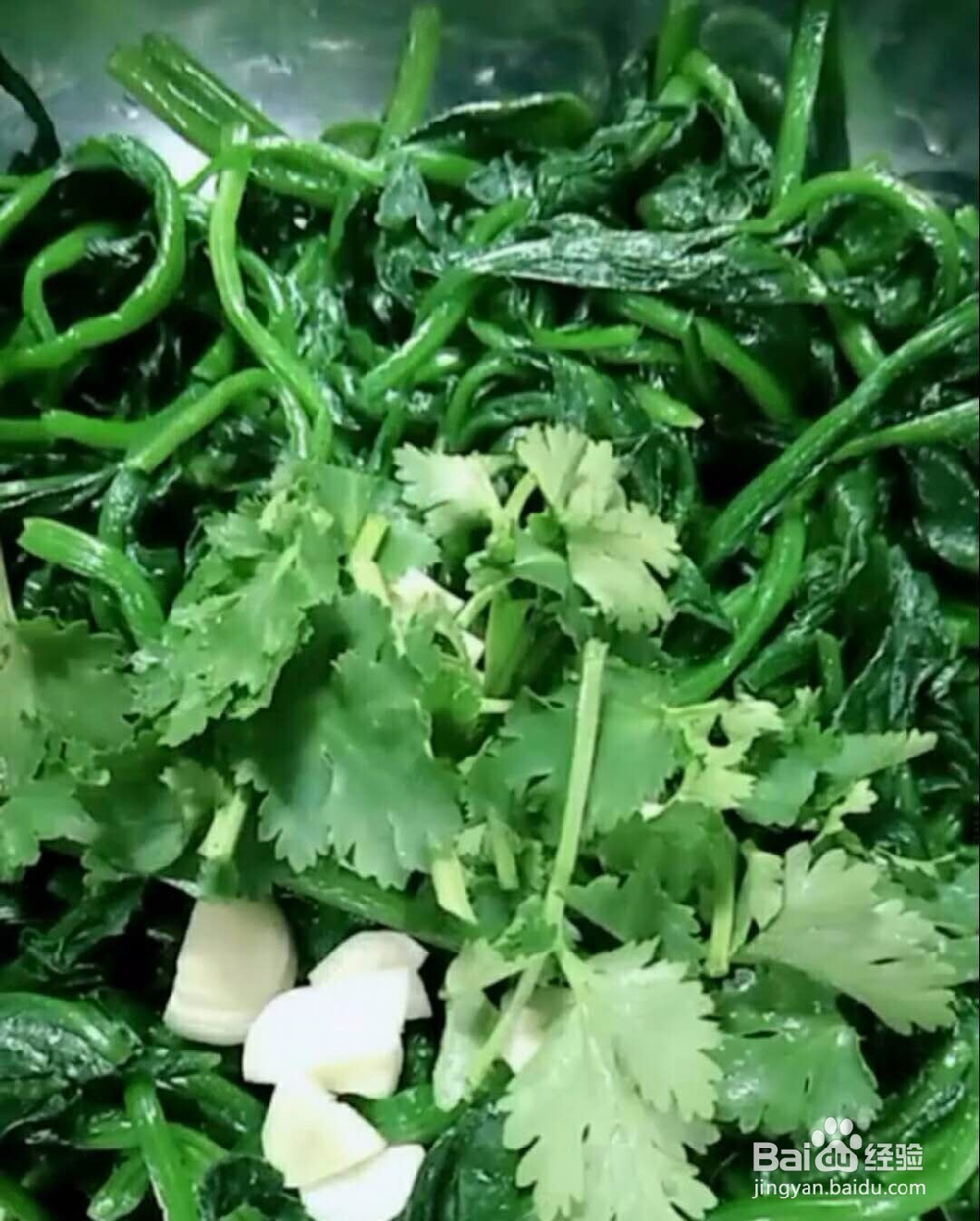 凉拌菠菜果仁做法