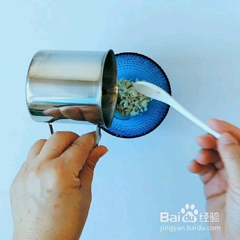 拌松花蛋的做法