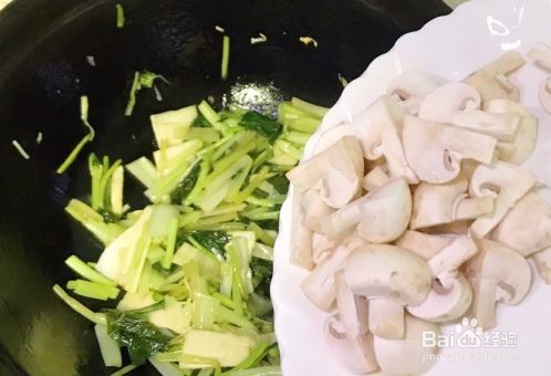 双冬炒蘑菇是怎么炒的怎么做好吃