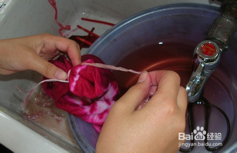 DIY 自制漂亮的扎染服装：[6]染色技法