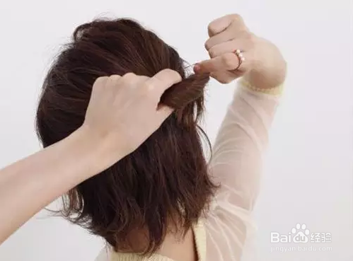 中短发这样打理,欧美明星范十足~