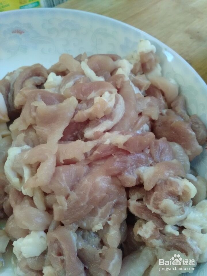 家常小菜：芹菜炒肉的做法