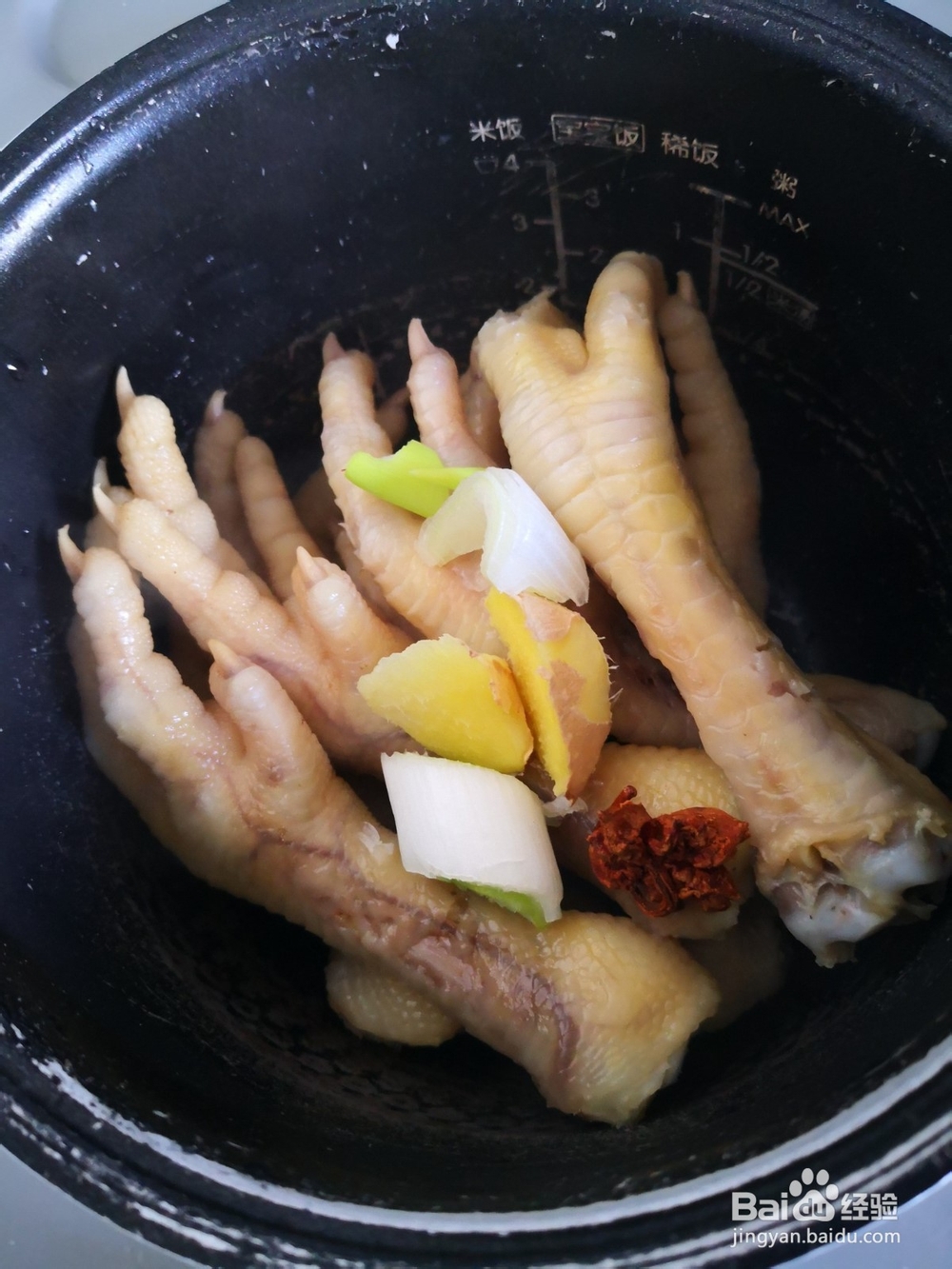 制作酱鸡爪的方法
