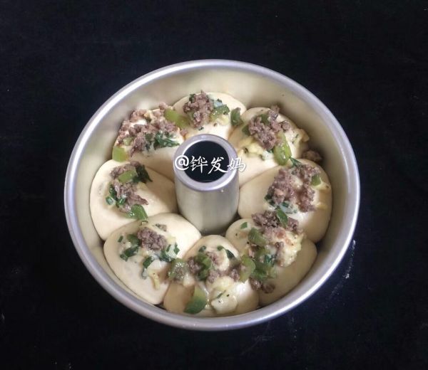 葱香芝士青椒牛肉面包