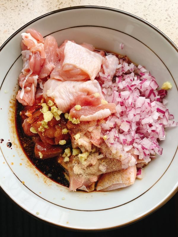 花菇滑鸡煲仔饭