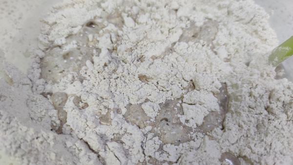 鸡蛋粉条小茴香全麦包子