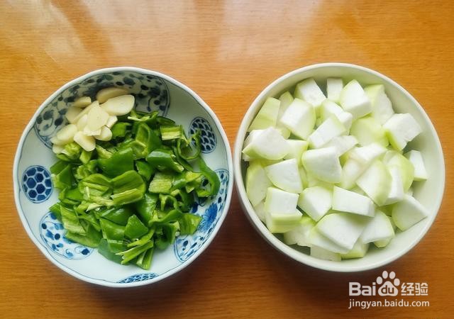 家庭自制瓠瓜青椒炒鸡蛋