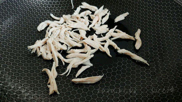 鸳鸯鸡丝椒芹菜