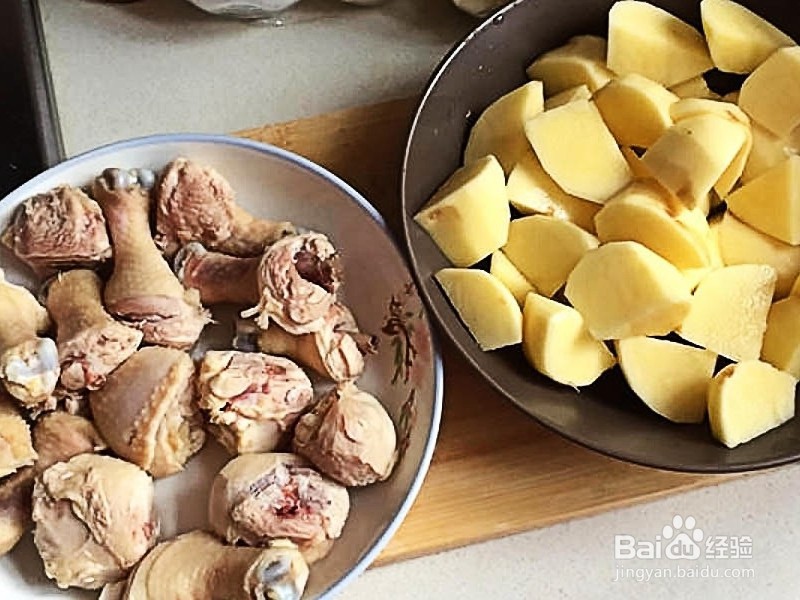 怎样做出家常菜系列之马铃薯焖鸡腿