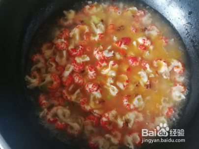 咖喱小龙虾尾：咖喱味儿浓郁，拌饭特别好吃