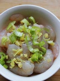 如何做出好吃的凤梨虾球