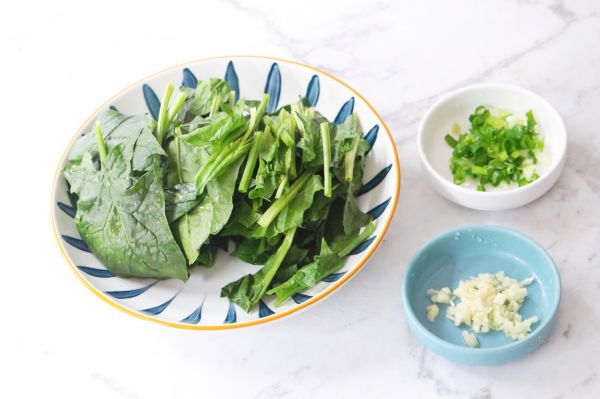 蘸汁菠菜鸡蛋糕