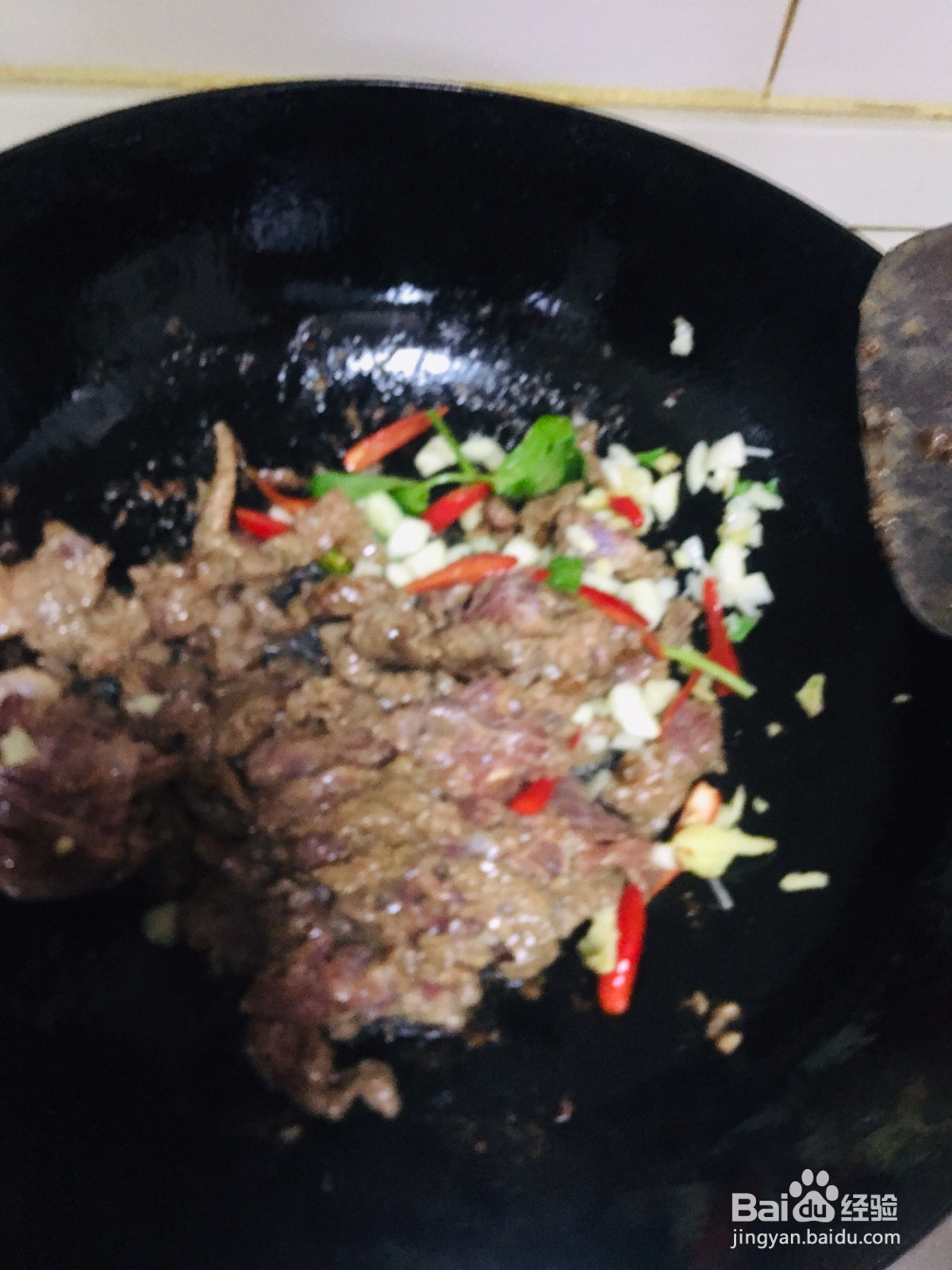 牛肉片炒洋葱的做法