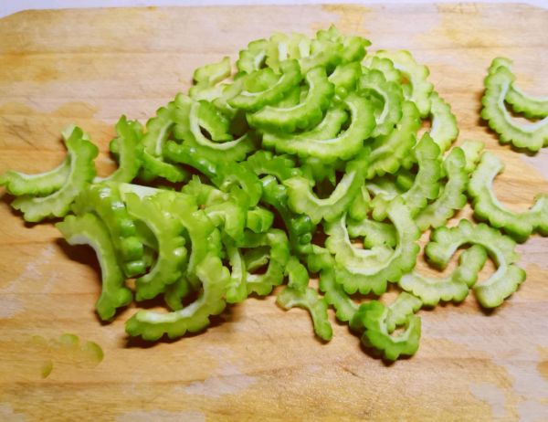 沙拉汁拌银耳蔬菜