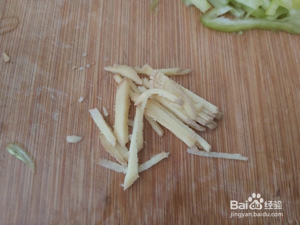 如何制作尖椒土豆丝