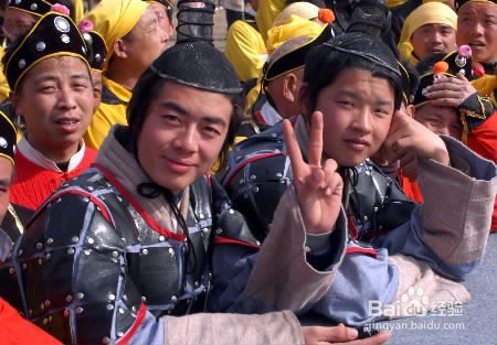 如何成为一个横店群演