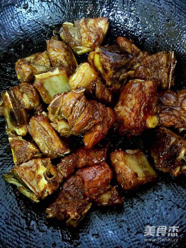 排骨炖土豆的做法