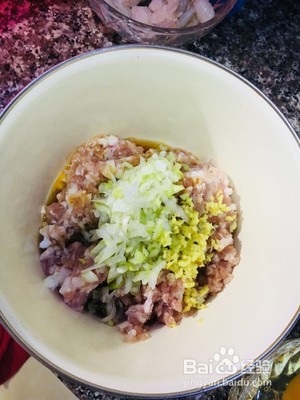 东北酸菜馅水饺做法