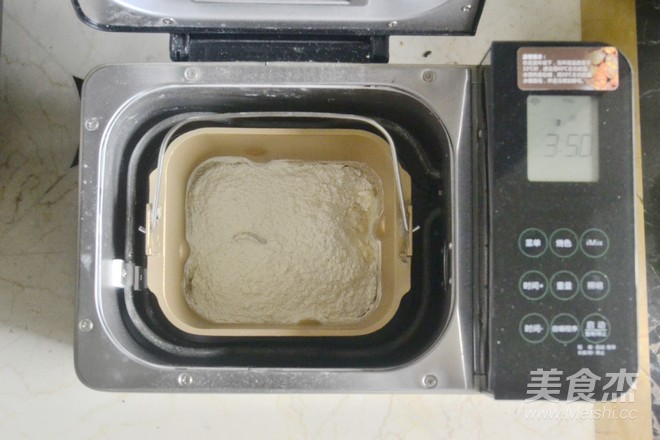 罗勒香肠早餐包