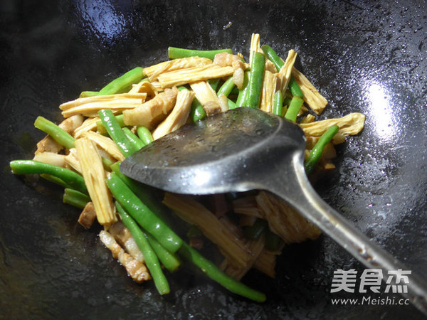 腐竹五花肉炒梅豆