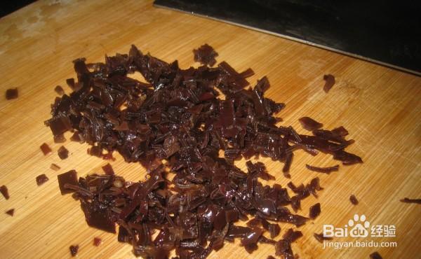 一步步做馋嘴的黑木耳瘦肉春卷