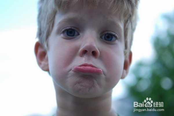 孩子不合群该怎么办