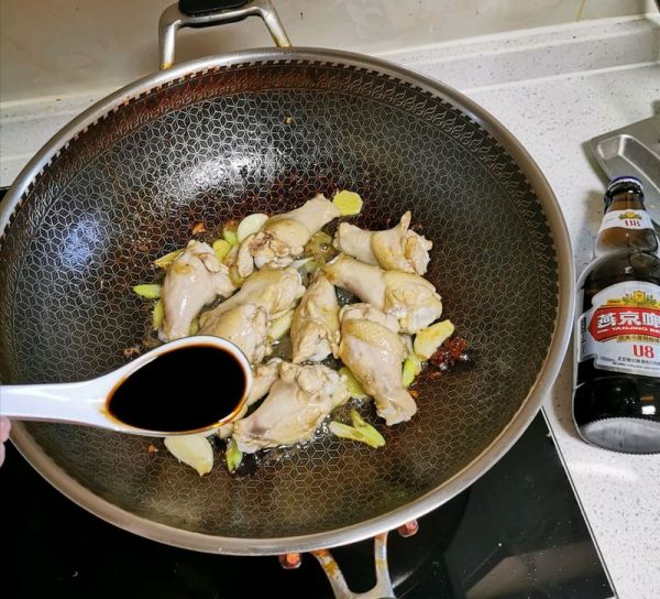 醇香啤酒鸡翅根烧土豆