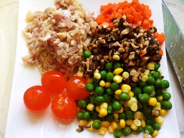 鸡腿肉咸蛋黄烧卖