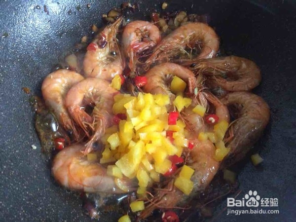 张灯结彩—油焖大虾的做法