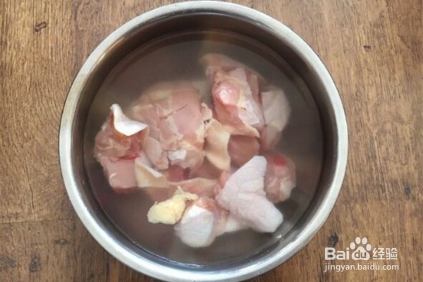 小鸡炖蘑菇怎样做？