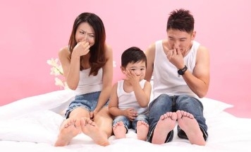 宝宝睡觉踢被子怎么办