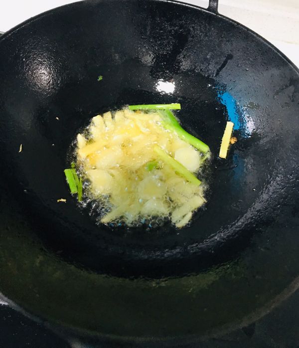 油而不腻炒辣子鸡