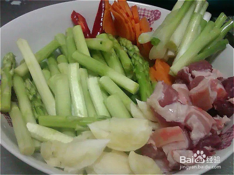 如何做五花肉丝炒芦笋