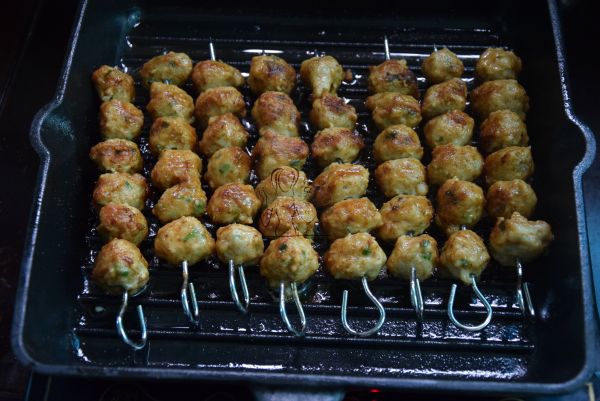 沙茶酱鸡肉丸子