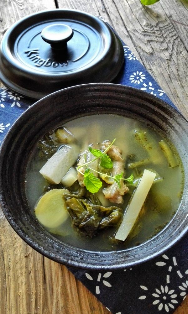 砂锅炖酸萝卜老鸭汤