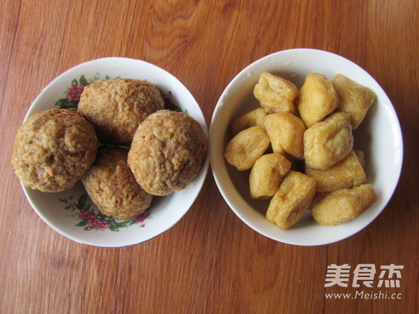 骨汤丸子鲜虾煲