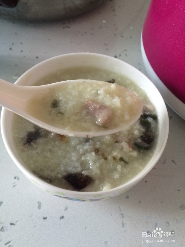 皮蛋瘦肉粥的做法