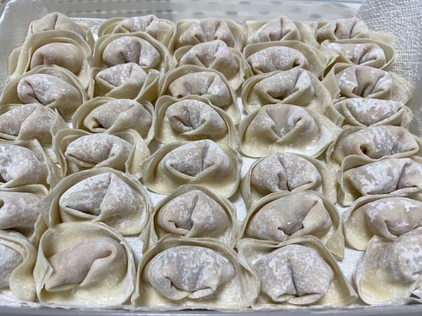 葱油橄榄菜大馄饨