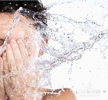 你知道怎么洗脸最干净？