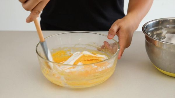 胡萝卜戚风蒸蛋糕