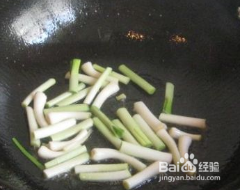 青蒜烩带鱼的做法