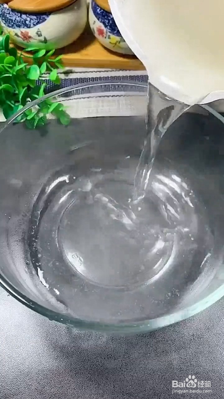 如何制作水果冰凉果冻？