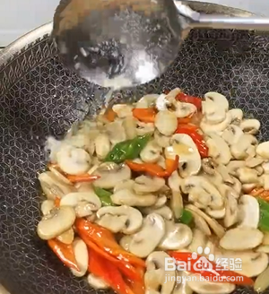 如何做鲜香美味的素炒蘑菇?