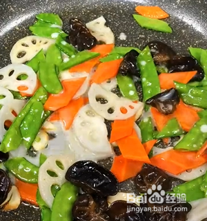 如何制作家庭版荷塘小炒