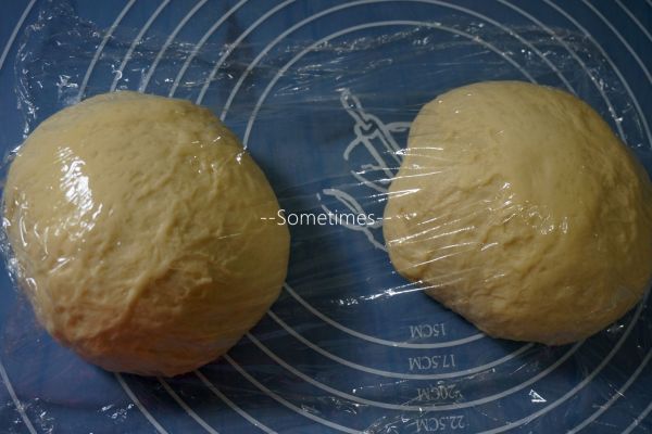 蜜豆炼奶手撕面包