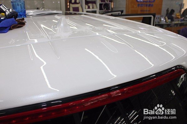汽车犀牛皮保护膜是怎样覆盖到车漆面的