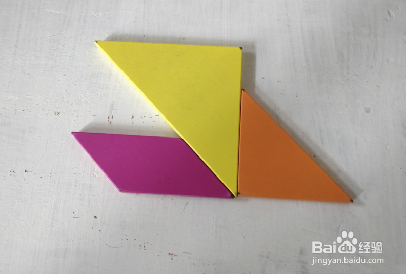 用七巧板怎样拼一只躺着休息的狗?