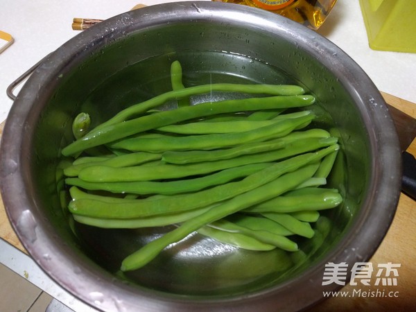 鸡胗拌豆角的做法