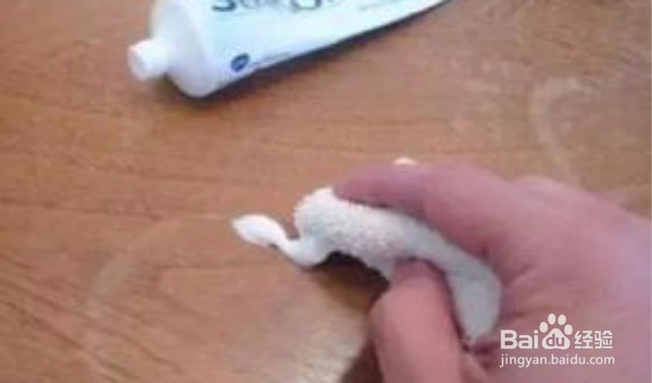 生活中牙膏的妙用（使用妙招）